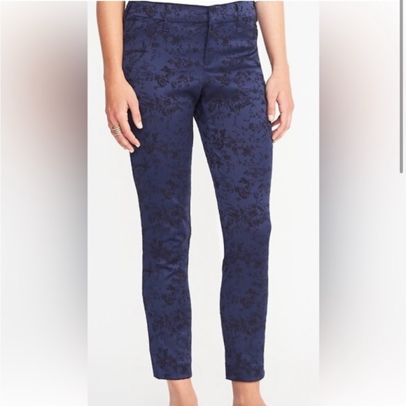 Mid-Rise Jacquard-Sateen Pixie Ankle Pants for Women I Old Navy - Picture 1 of 4